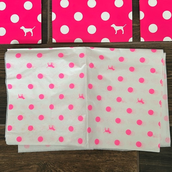 PINK Victoria's Secret Shopping Bags with Wrapping Papers - Picture 3 of 5